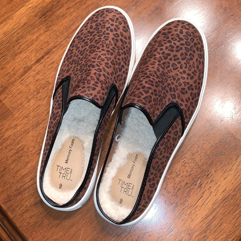 TIME AND TRU LEOPARD ANIMAL PRINT MULE SNEAKER SIZE 9